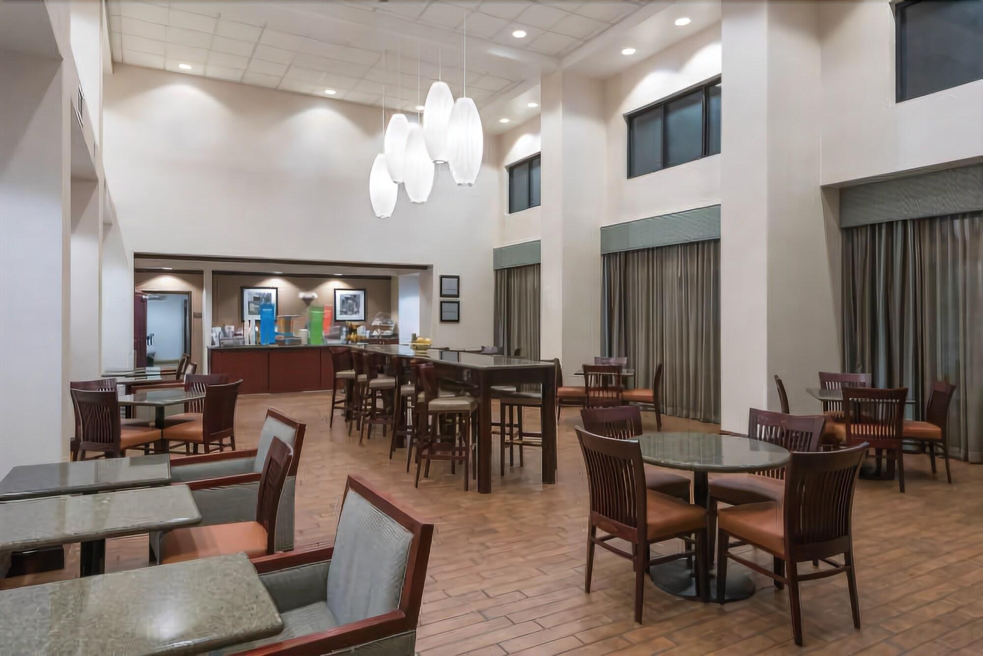 איסט סירקיוז Hampton Inn & Suites By Hilton Syracuse Dewitt מראה חיצוני תמונה